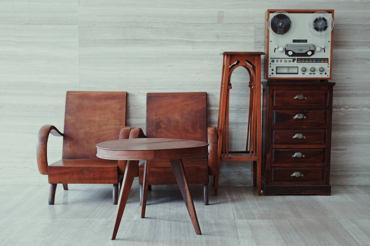 How to Find an Authentic Interior Mid Century Modern Vacation Rental (Without Wasting Hours or Getting Scammed)