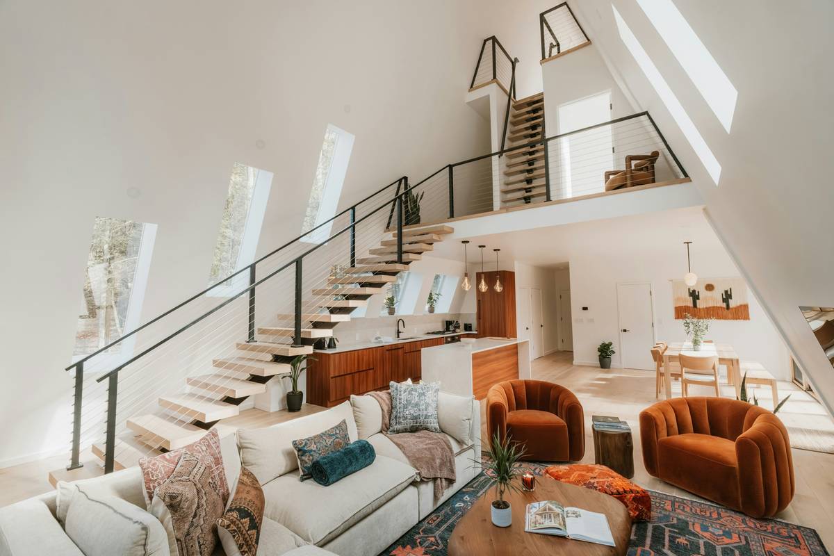 Courtyard-style modern vacation rental in Hangzhou blending historic charm with contemporary design for true experience travel and living