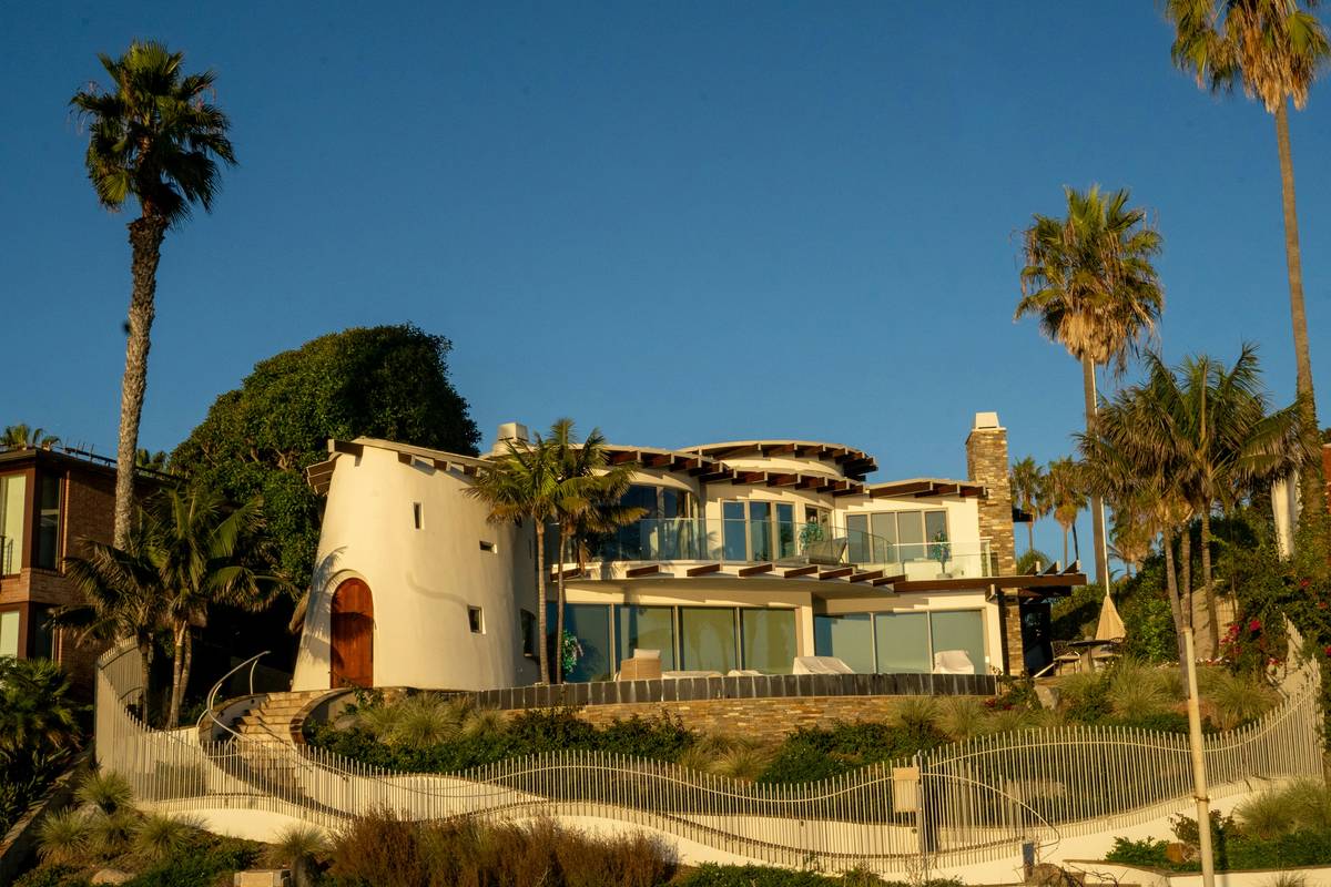 Why Your Search for "Modern Oceanfront Home Rentals" Shouldn’t End in a Sun-Faded Compromise