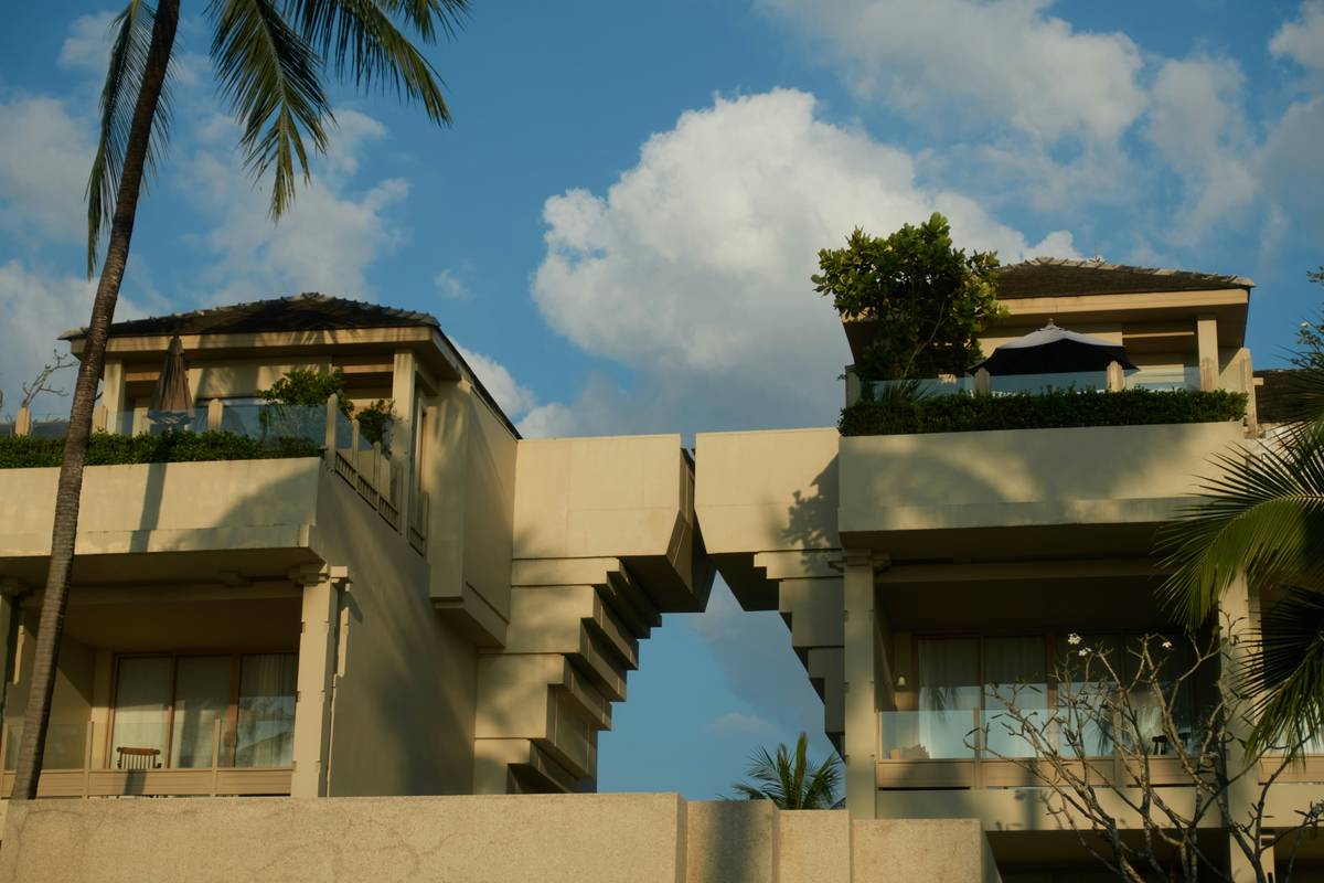 Why Your Search for "Modern Tropical Rental Homes" Shouldn’t End in a Sunburned Disappointment